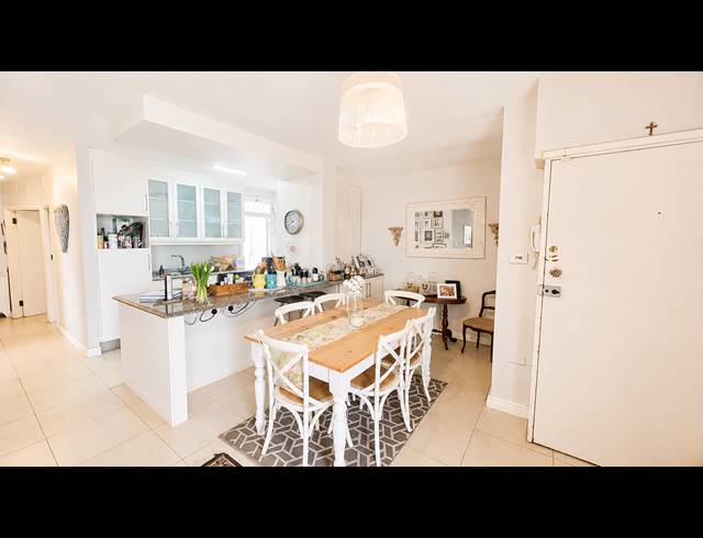 4 BEDROOM APARTMENT FOR SALE IN ESSENWOOD